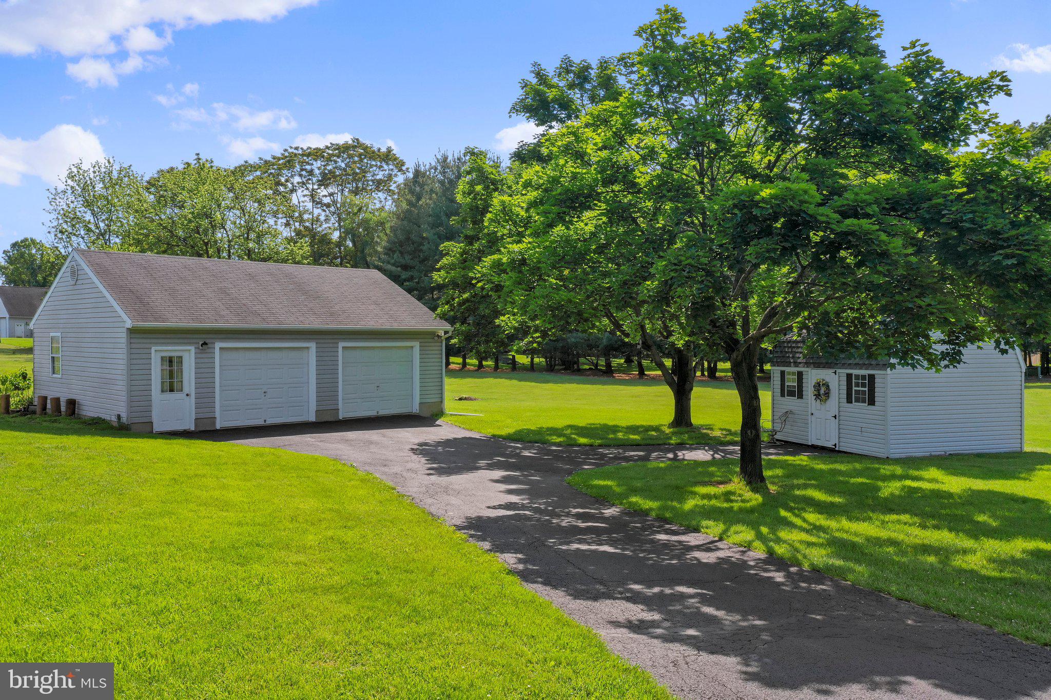 PEMBROKE GROVE - Residential