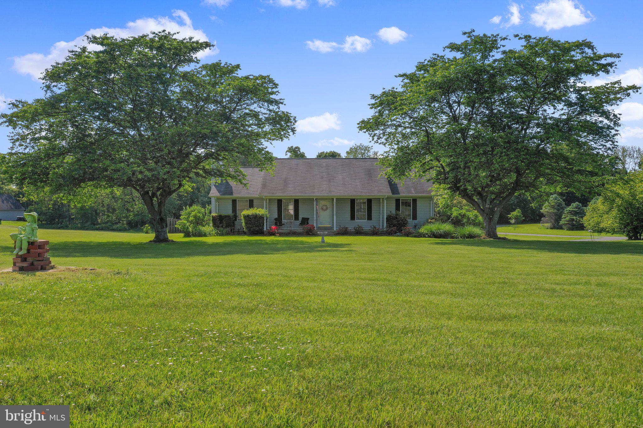 PEMBROKE GROVE - Residential