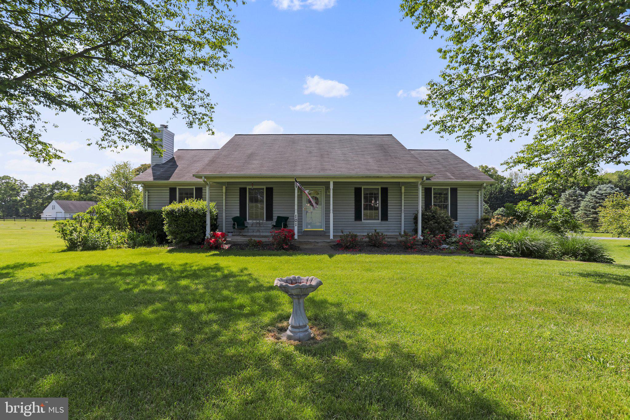 PEMBROKE GROVE - Residential