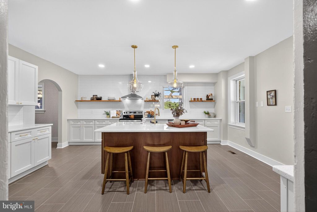 Photo of 225 E Canal Road, YORK, PA 17404 (MLS # PAYK2094386)