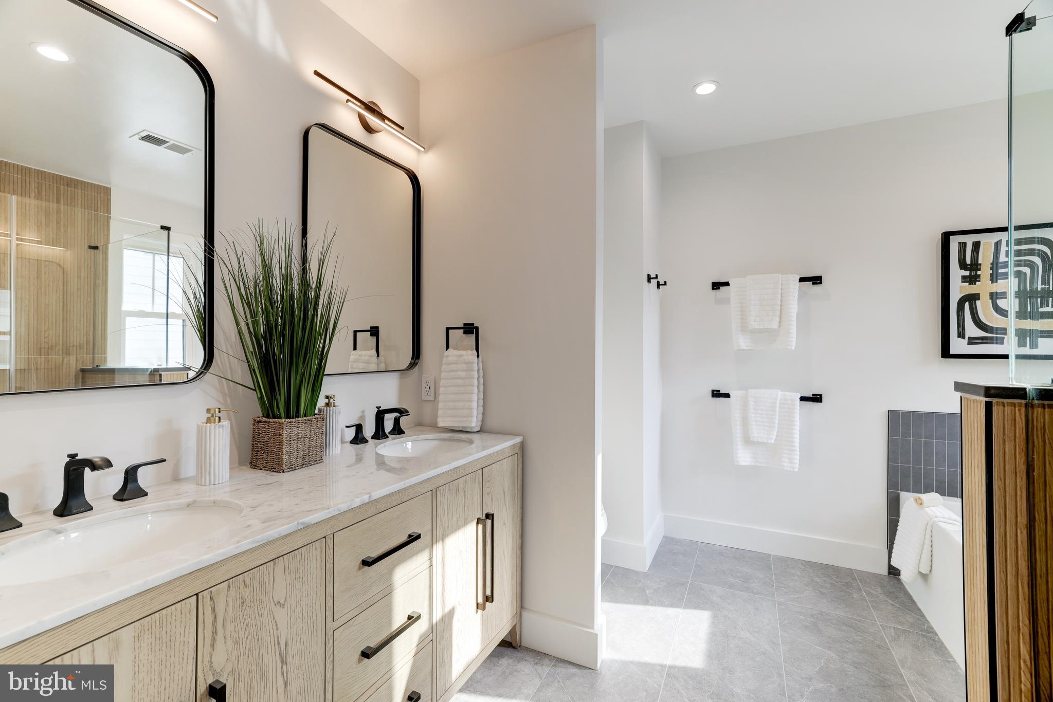 GLENCARLYN - Residential