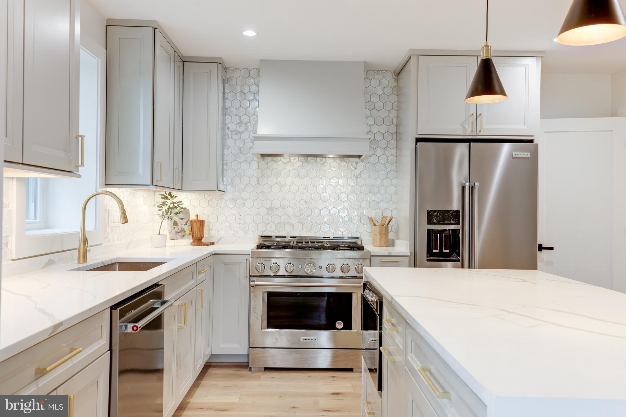 GLENCARLYN - Residential