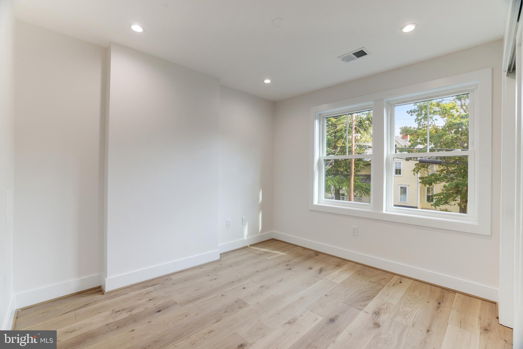 GLENCARLYN - Residential