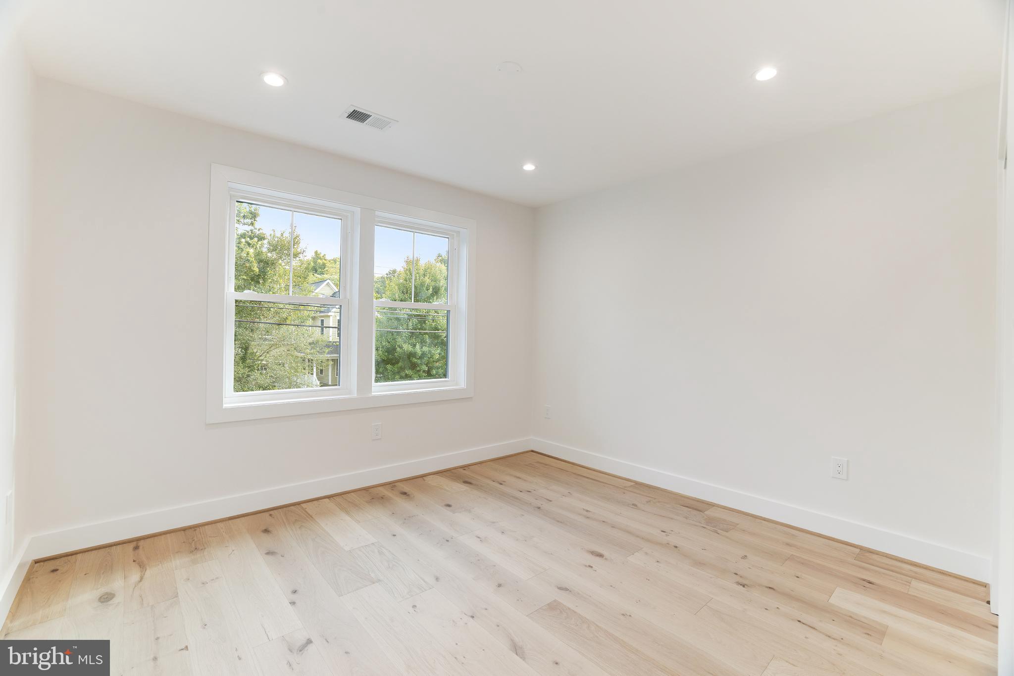 GLENCARLYN - Residential