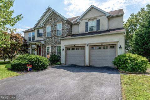 Photo of 116 N Summit Avenue, QUARRYVILLE, PA 17566 (MLS # PALA2071940)