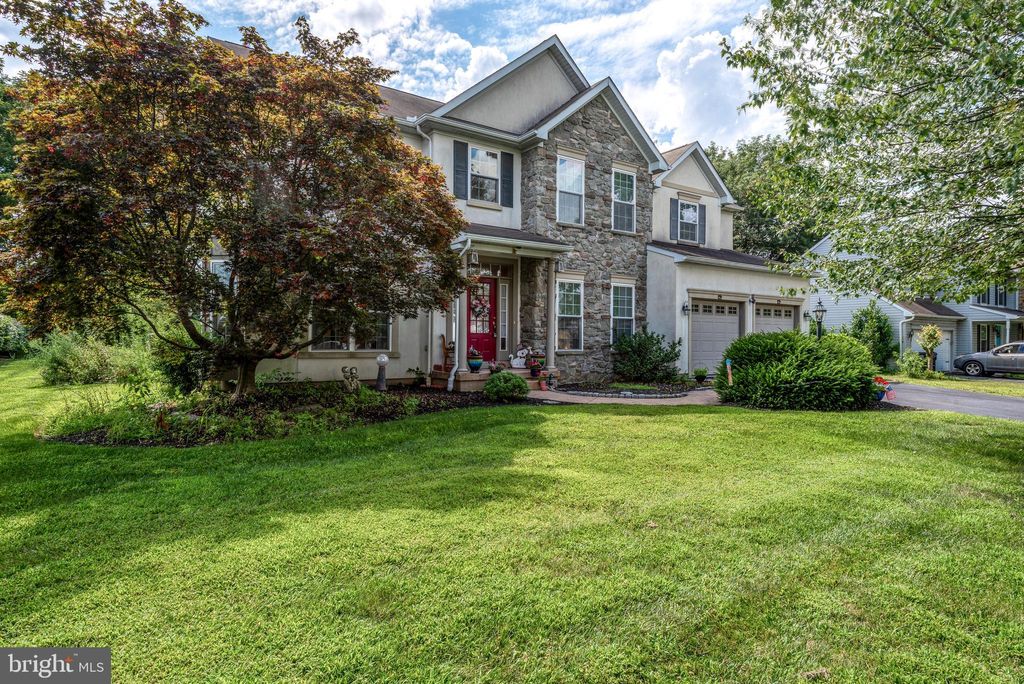 Photo of 116 N Summit Avenue, QUARRYVILLE, PA 17566 (MLS # PALA2071940)