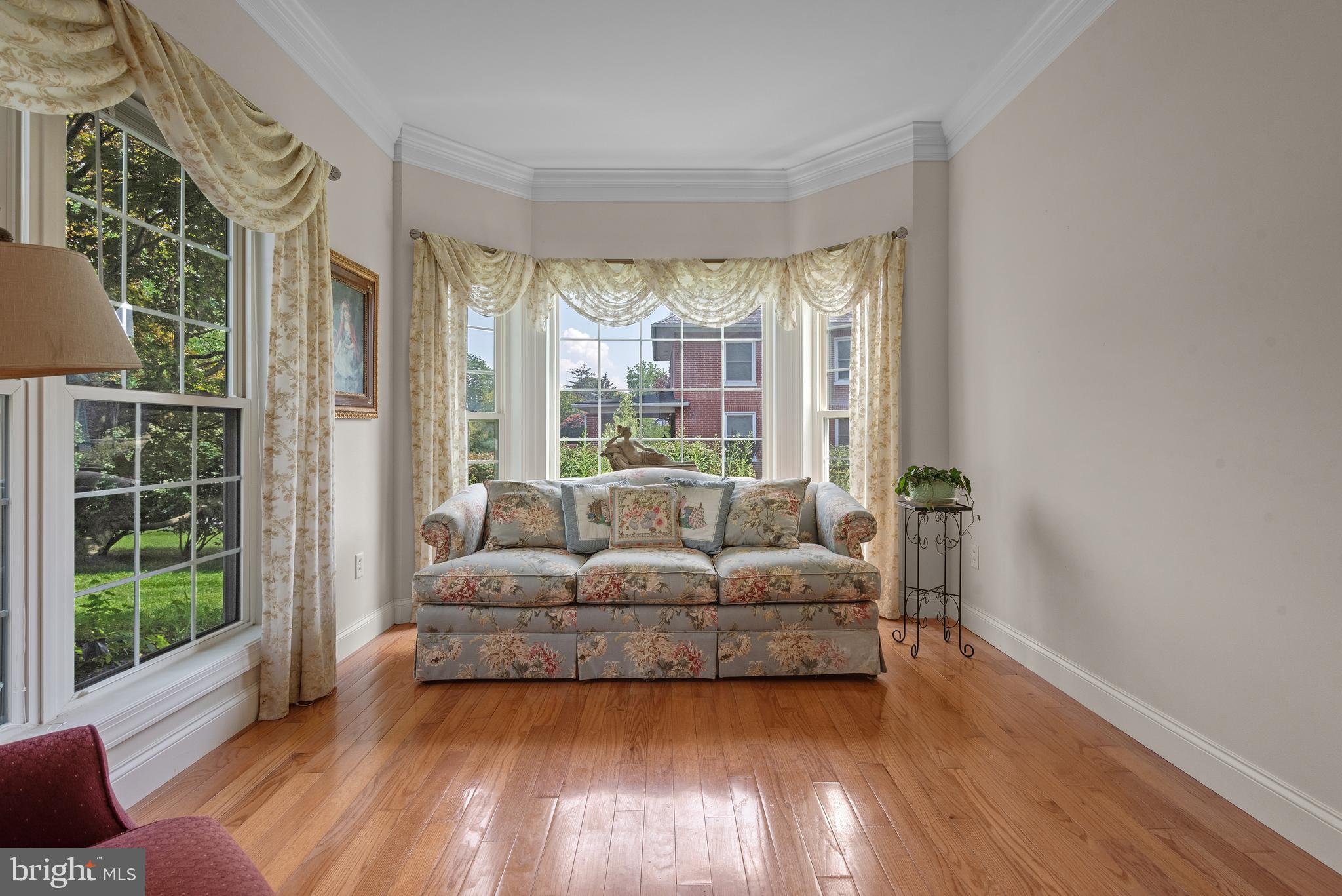 116 N SUMMIT AVENUE