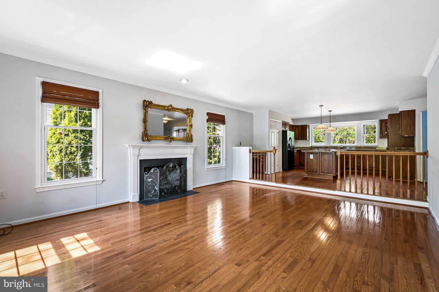 WALNUT HILL - Residential