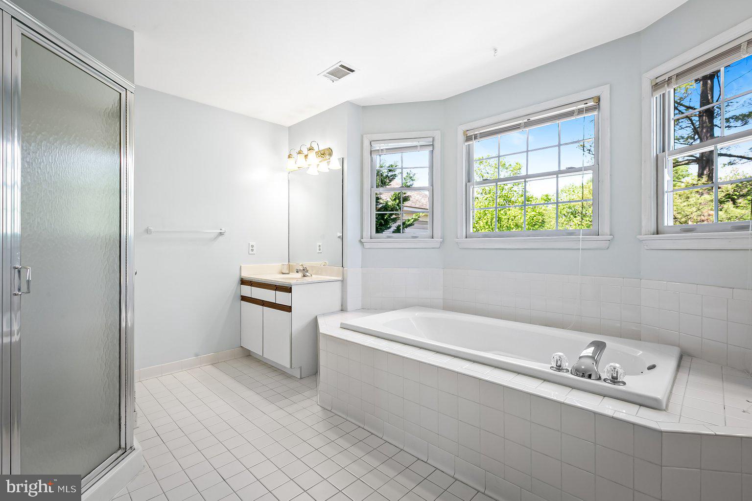 WALNUT HILL - Residential