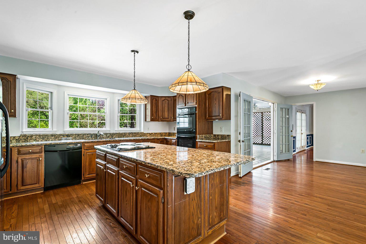 WALNUT HILL - Residential