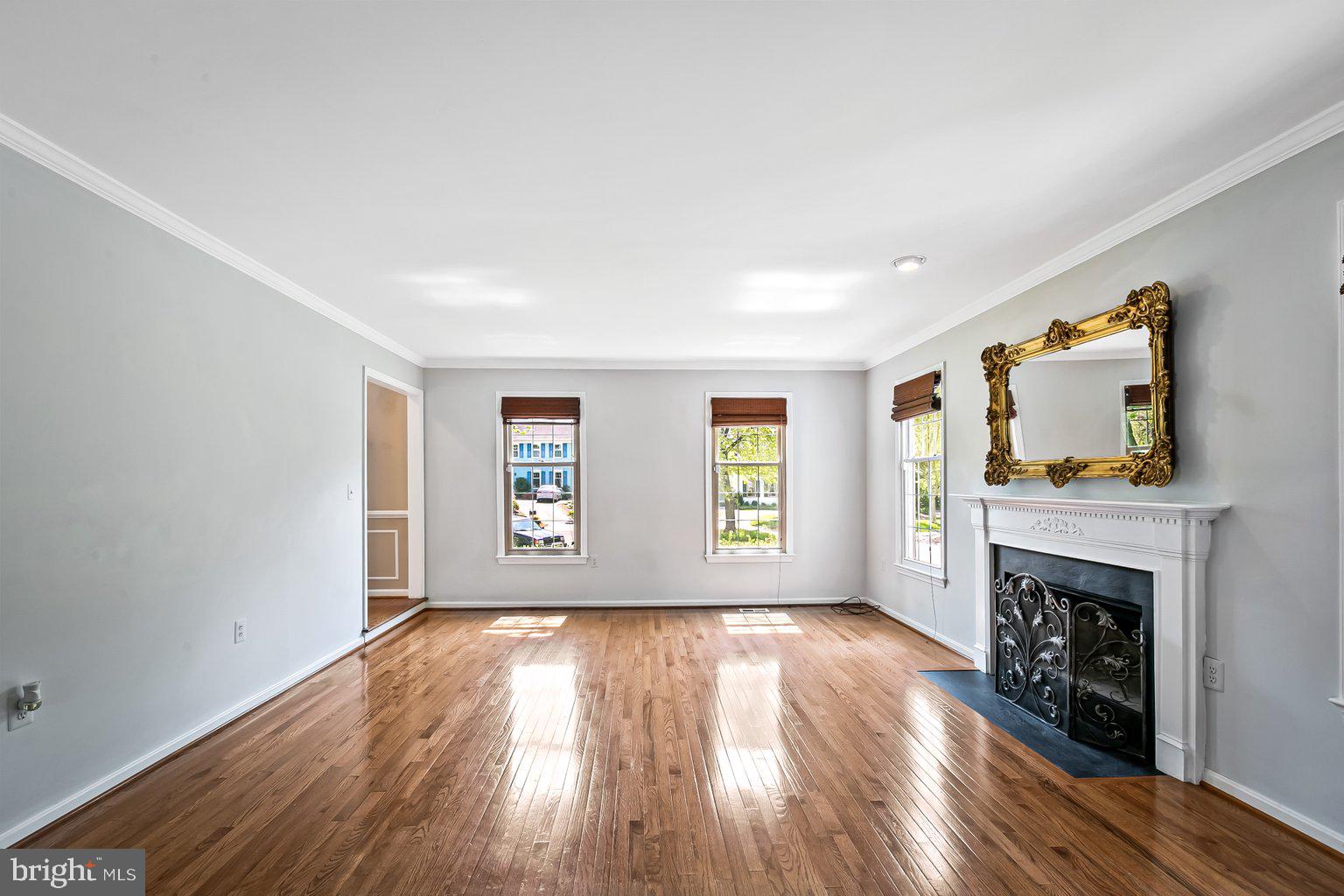 WALNUT HILL - Residential