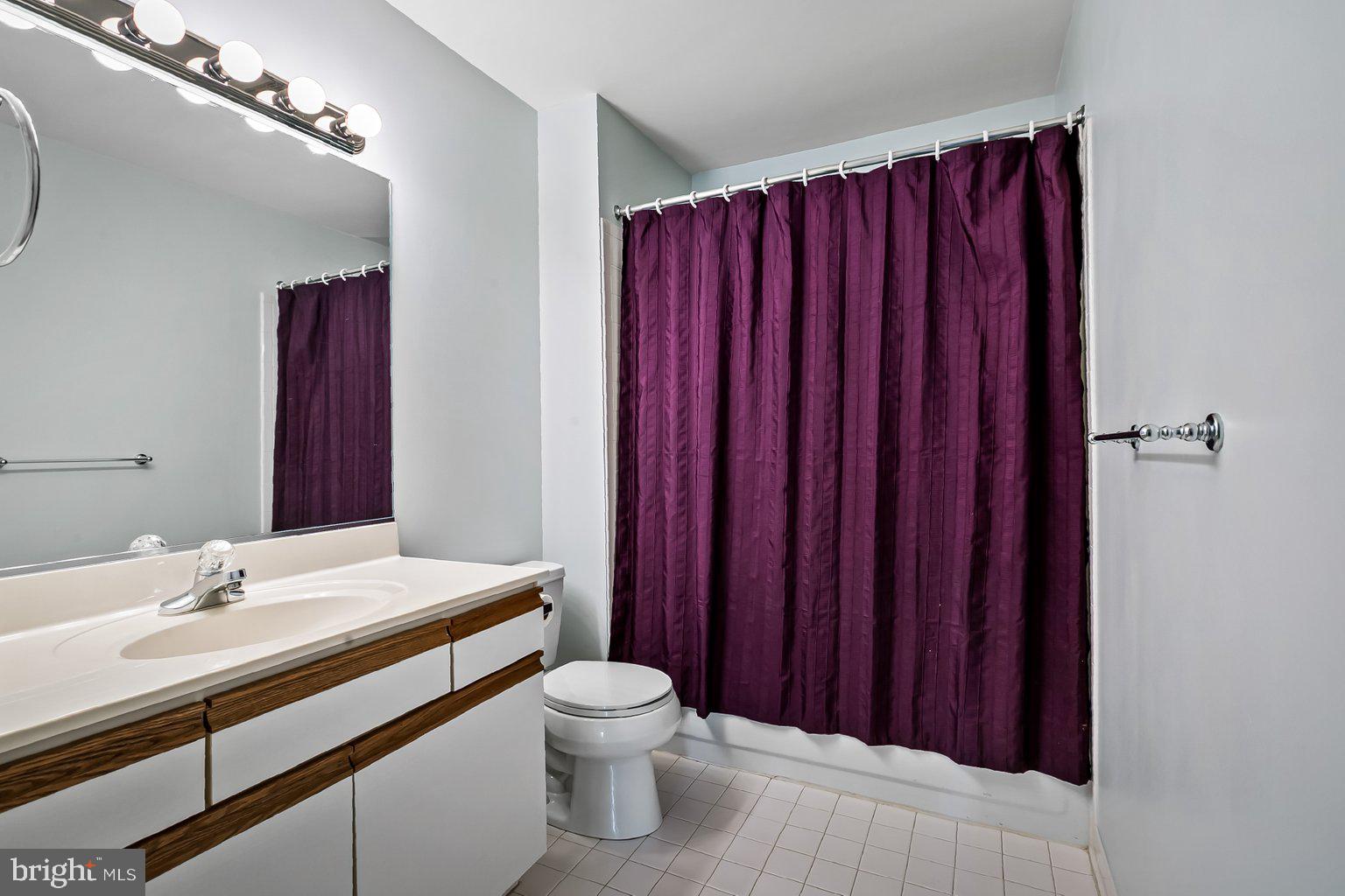 WALNUT HILL - Residential