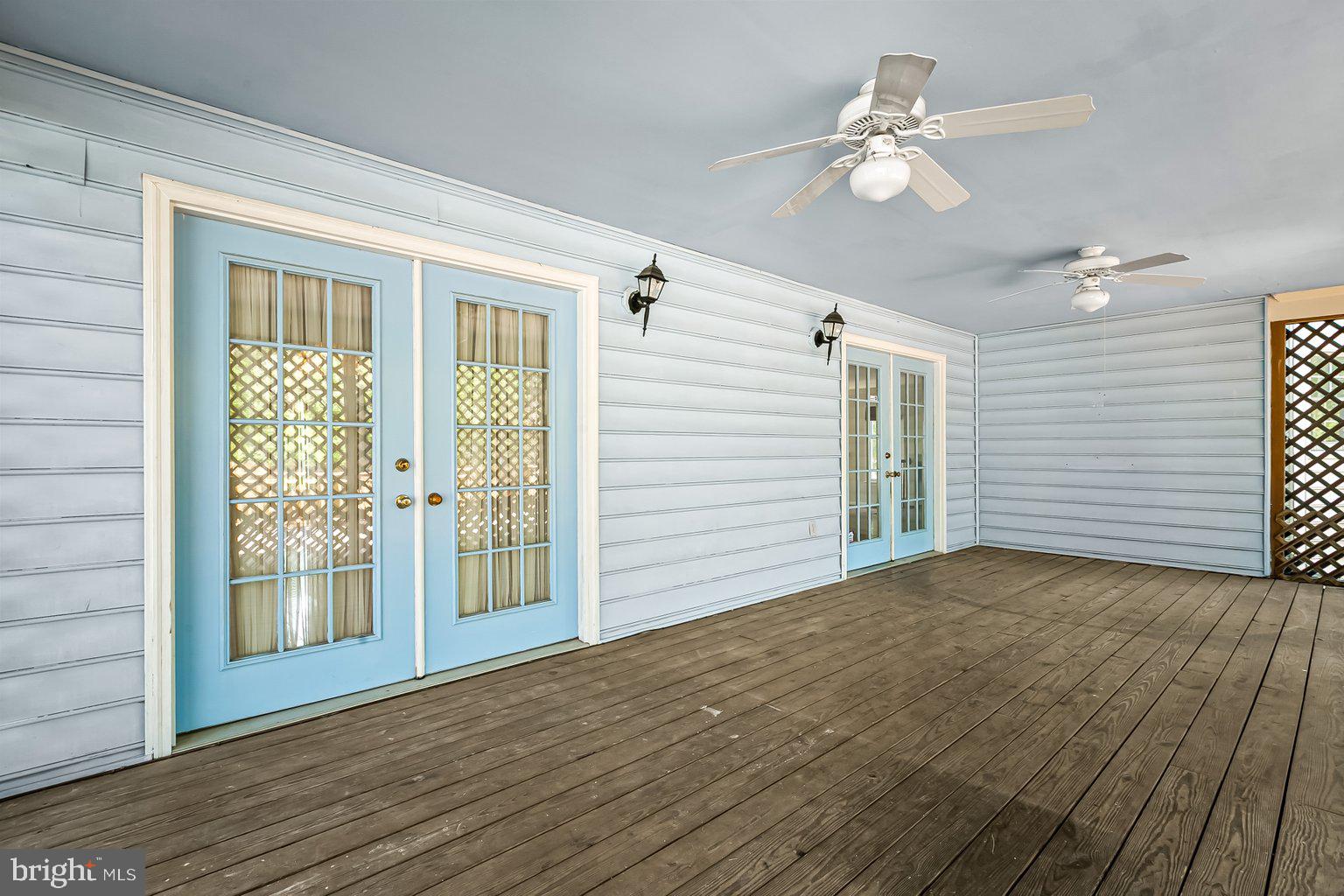 WALNUT HILL - Residential