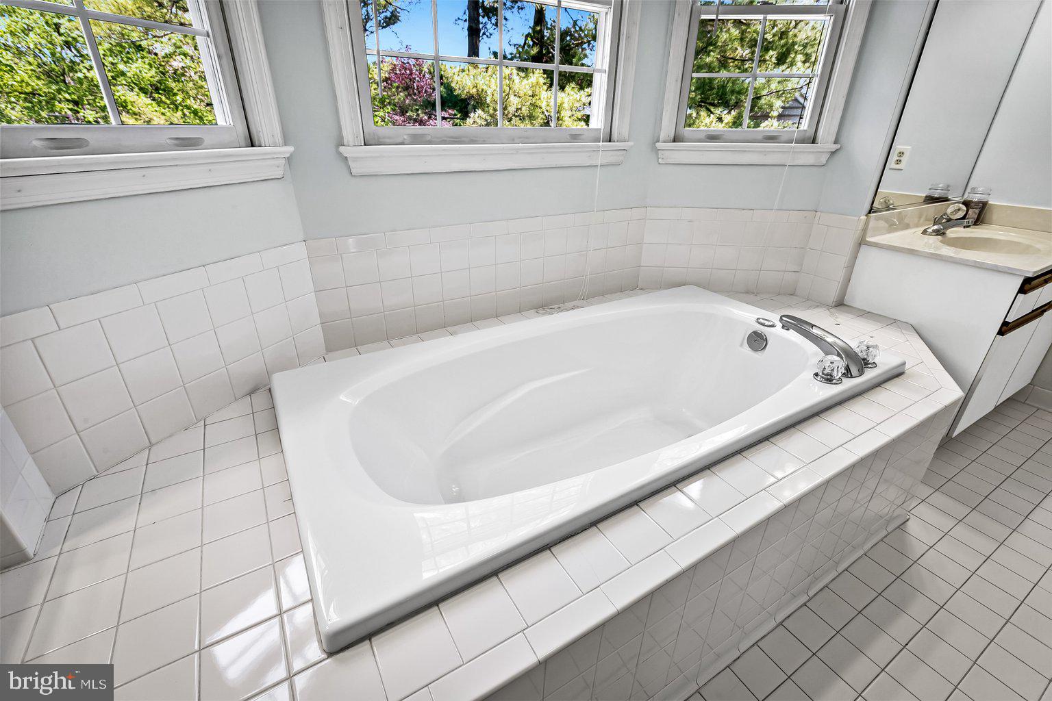 WALNUT HILL - Residential