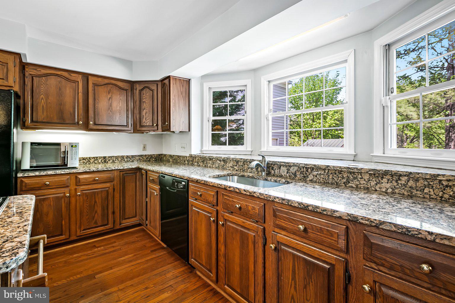 WALNUT HILL - Residential