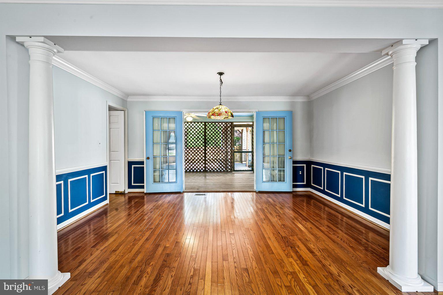 WALNUT HILL - Residential