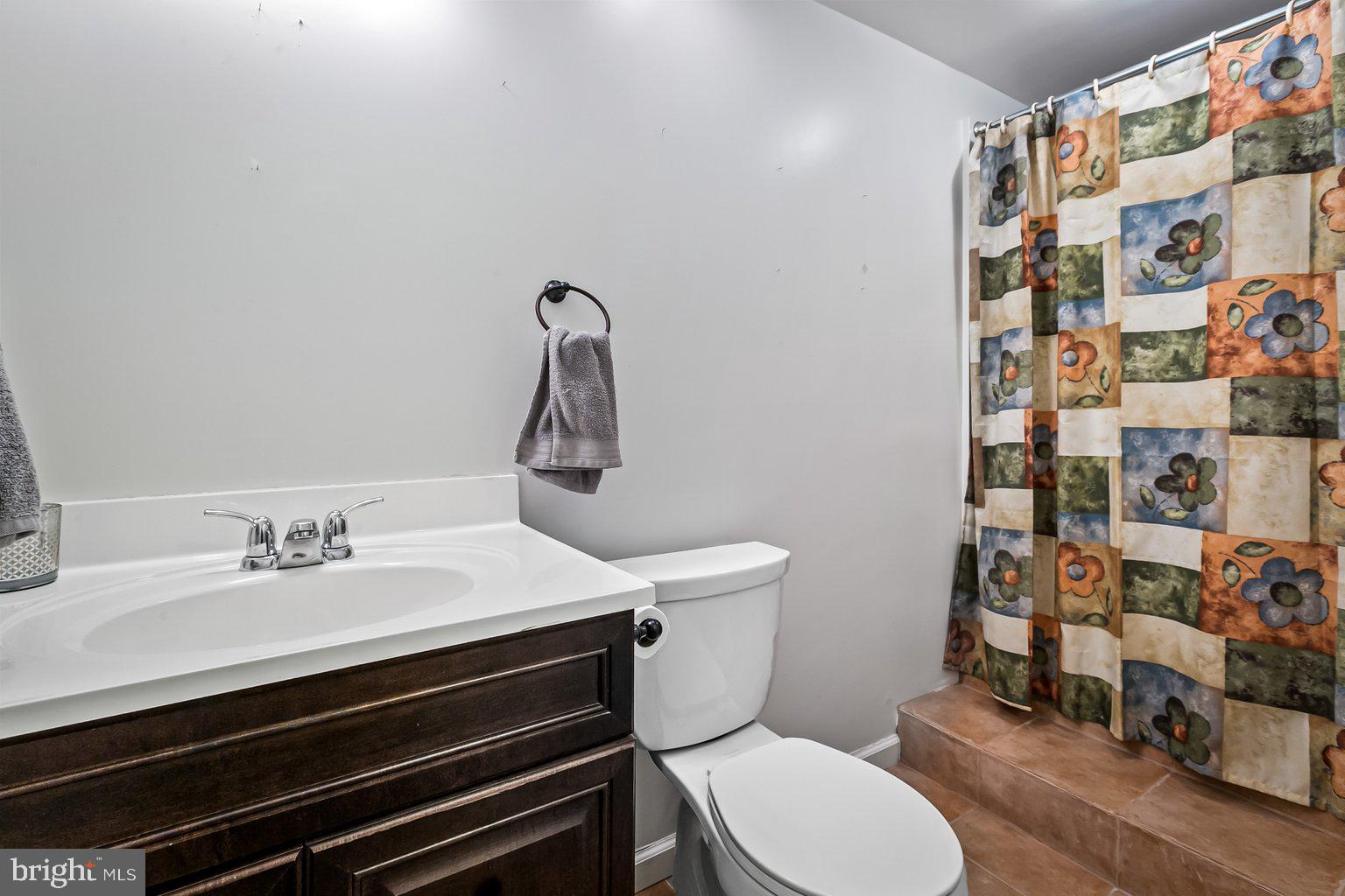 WALNUT HILL - Residential