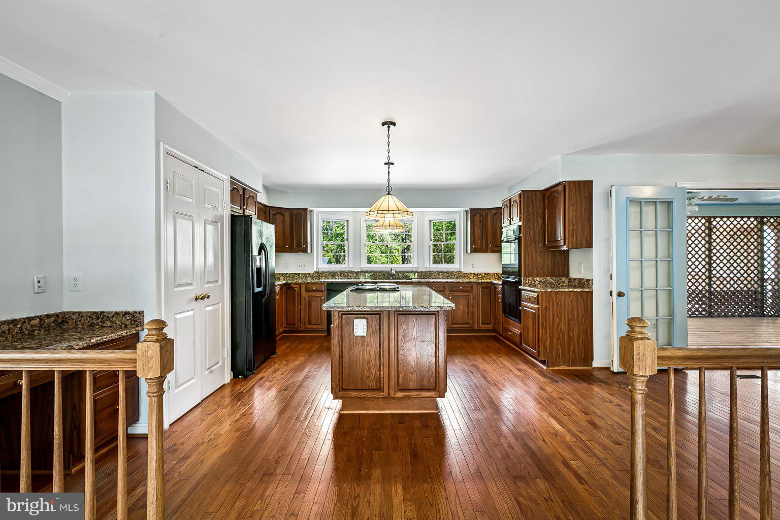 WALNUT HILL - Residential