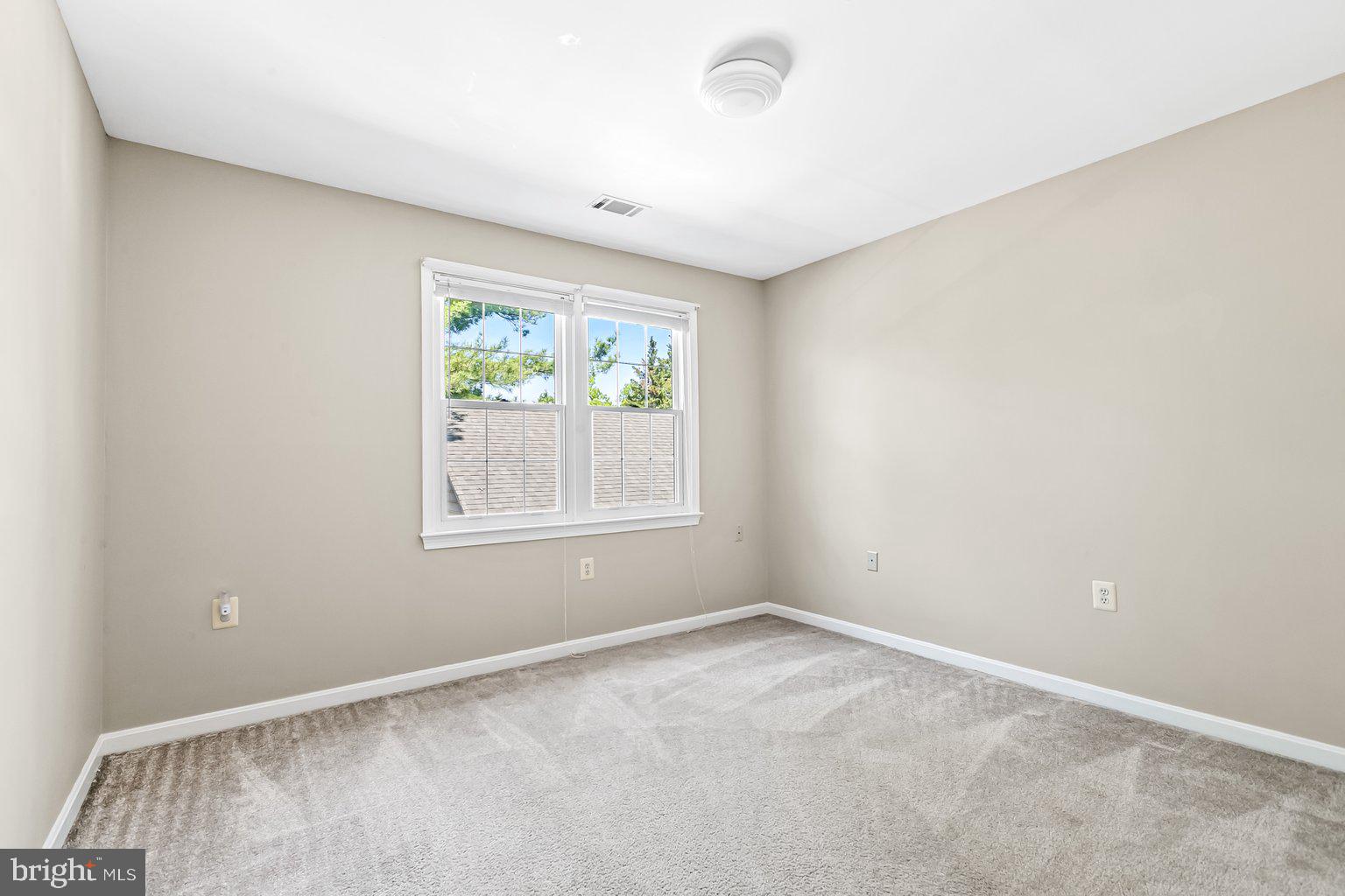 WALNUT HILL - Residential