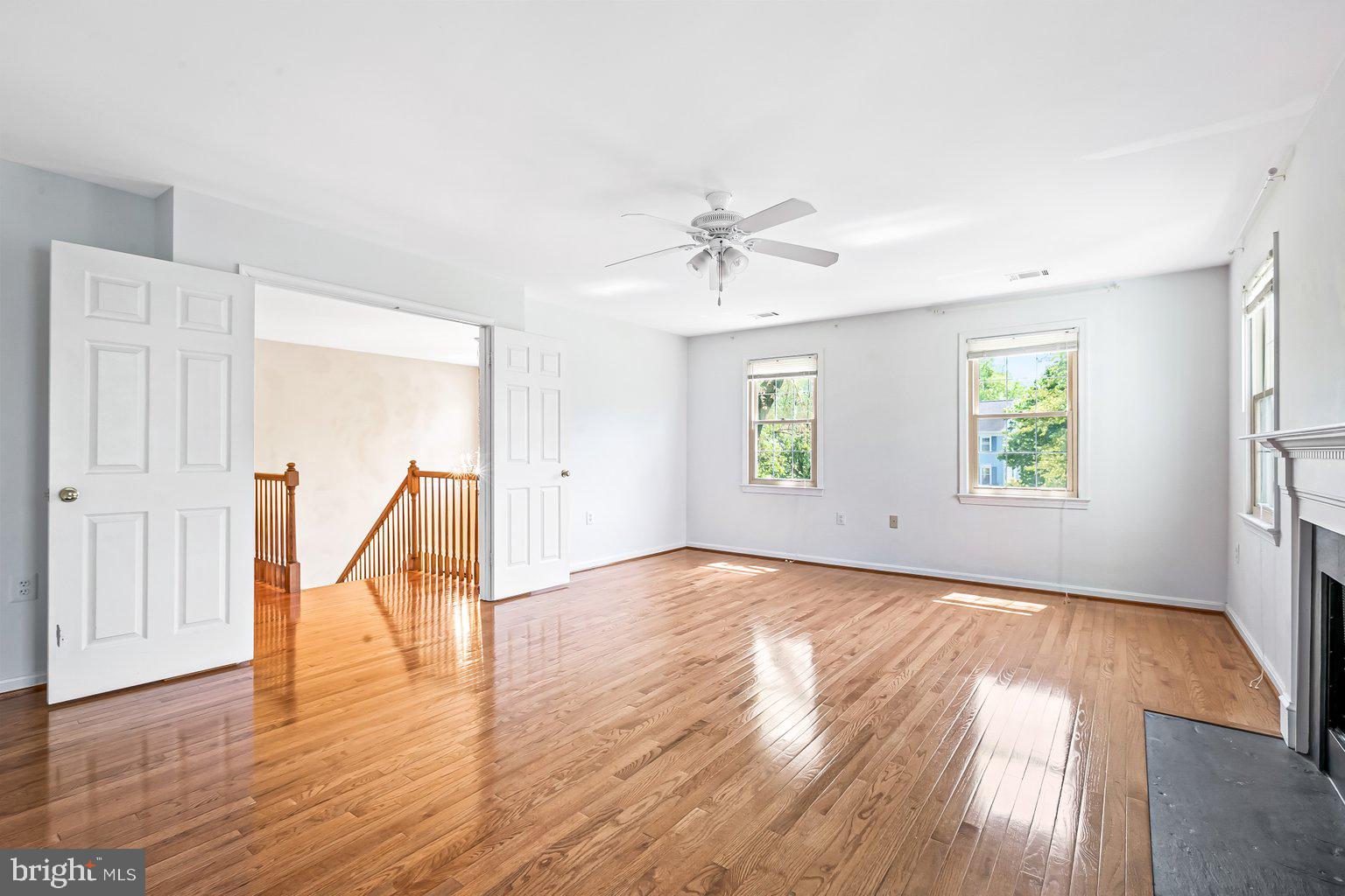 WALNUT HILL - Residential