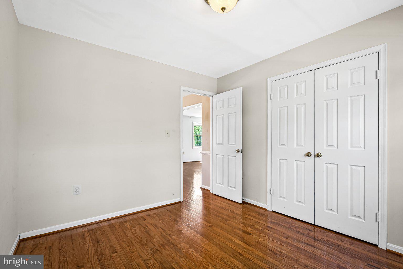 WALNUT HILL - Residential