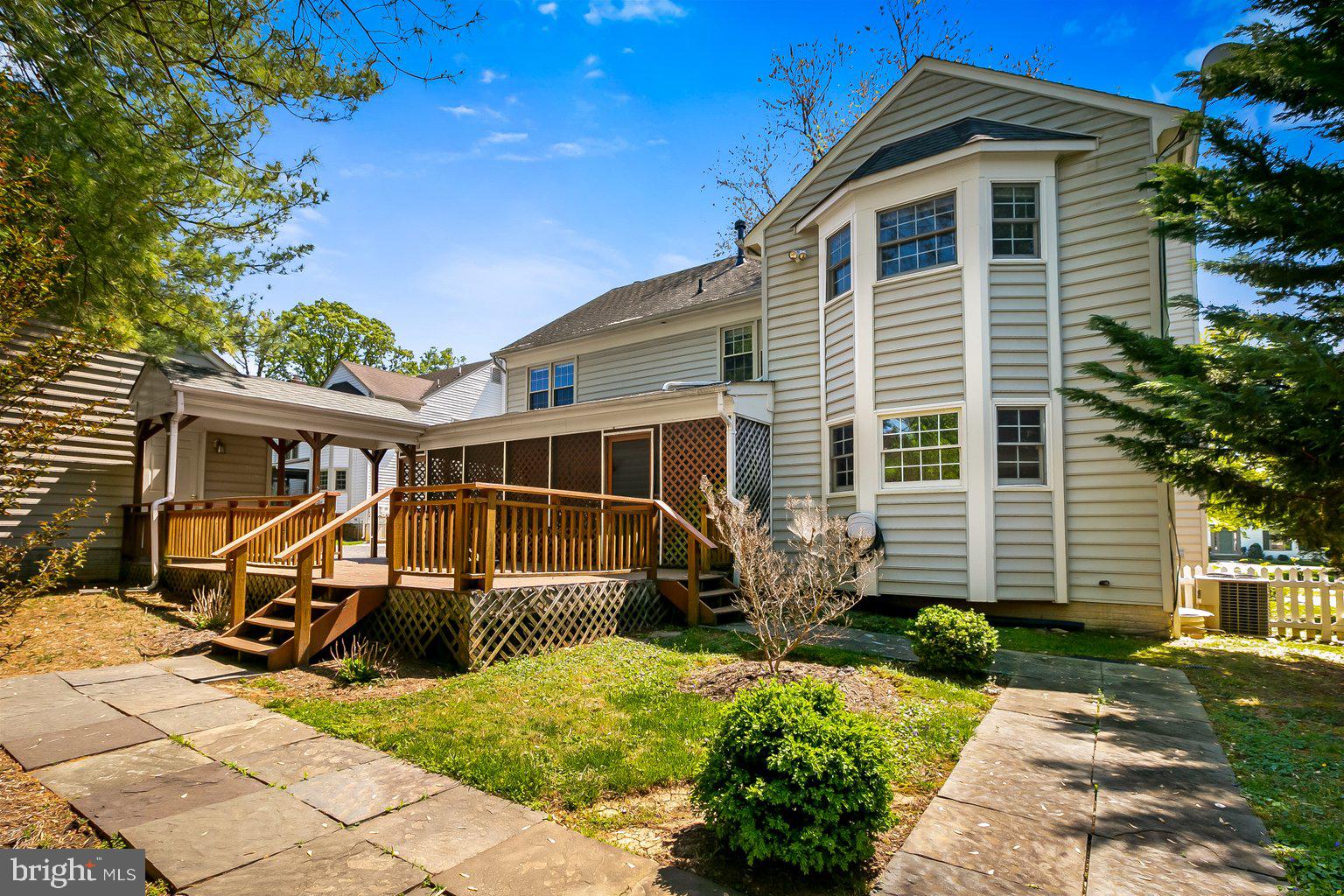 WALNUT HILL - Residential