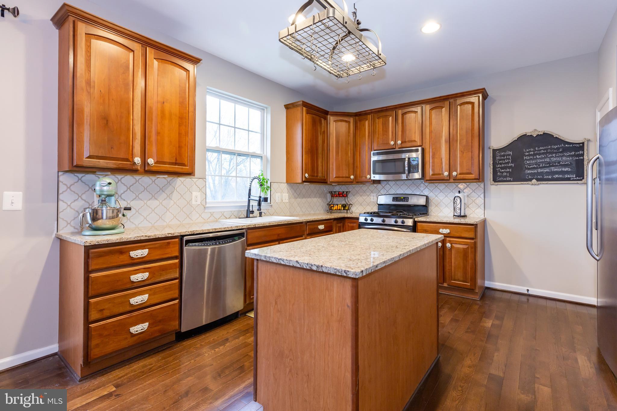 KINGSRIDGE ESTATES - Residential