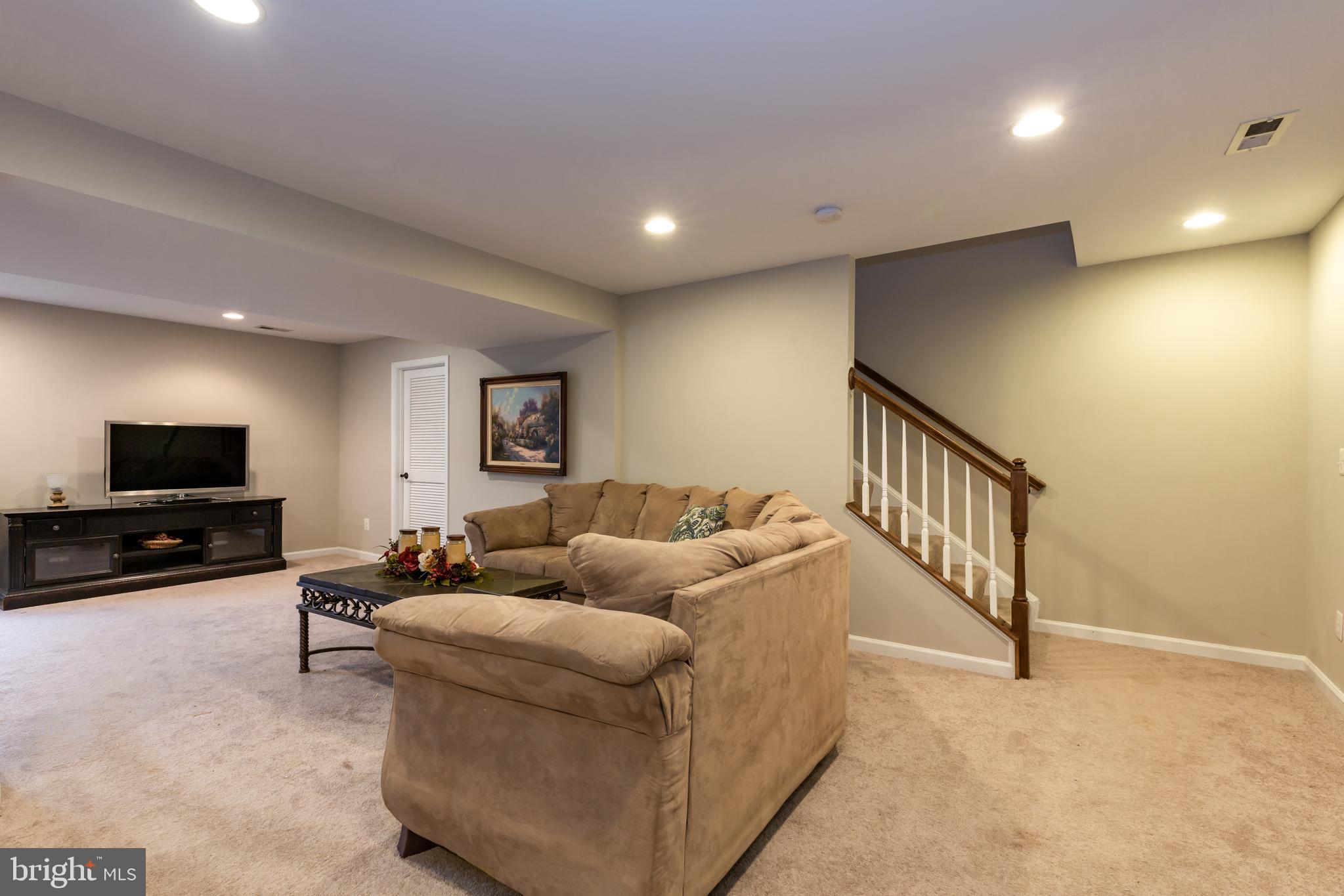 KINGSRIDGE ESTATES - Residential