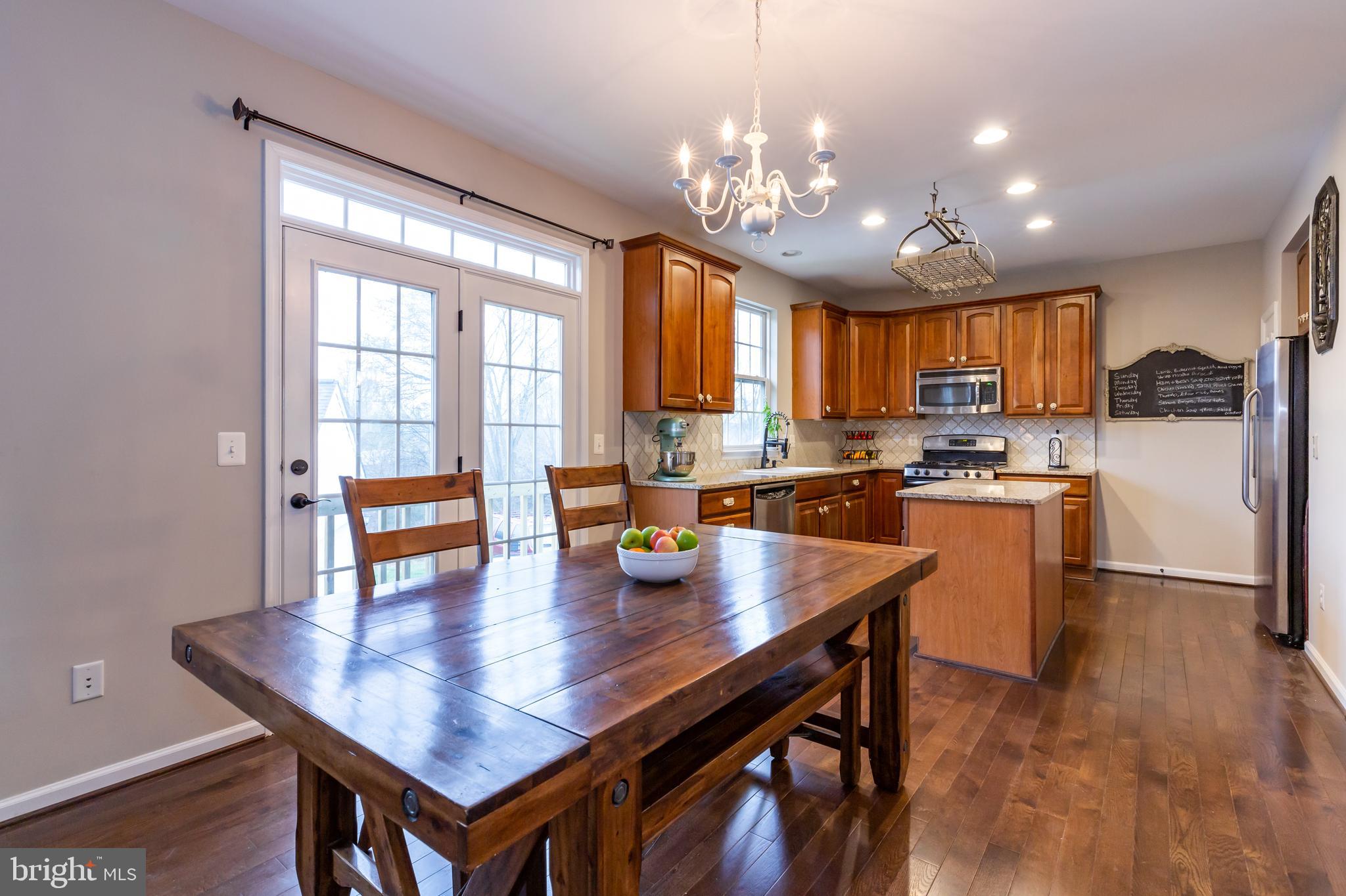 KINGSRIDGE ESTATES - Residential