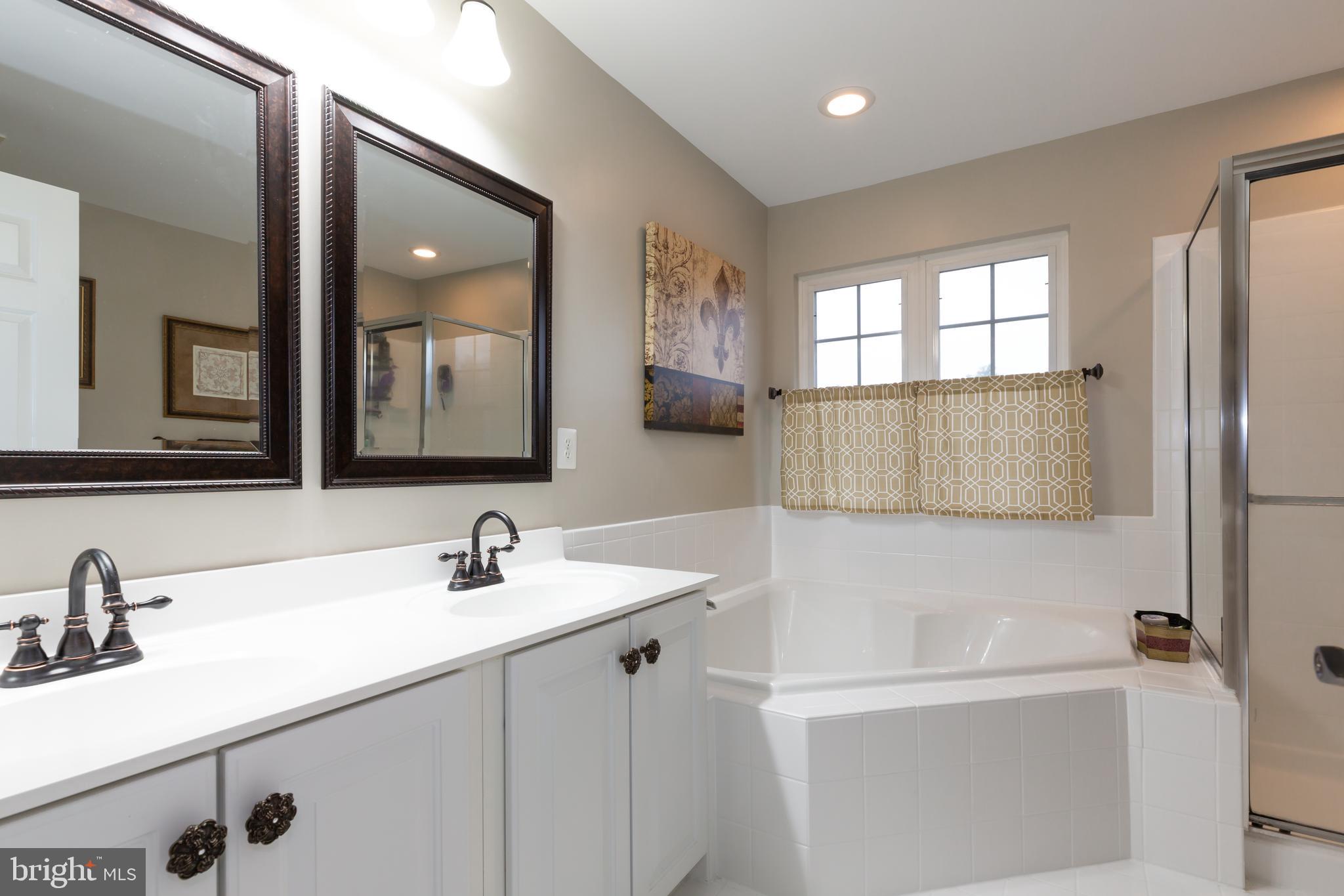 KINGSRIDGE ESTATES - Residential