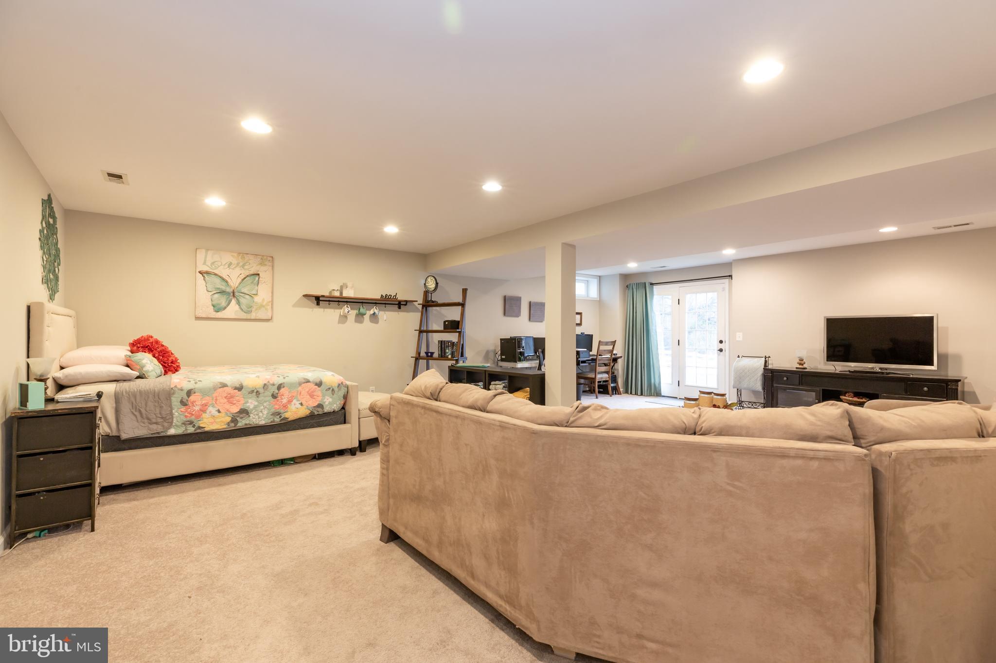 KINGSRIDGE ESTATES - Residential