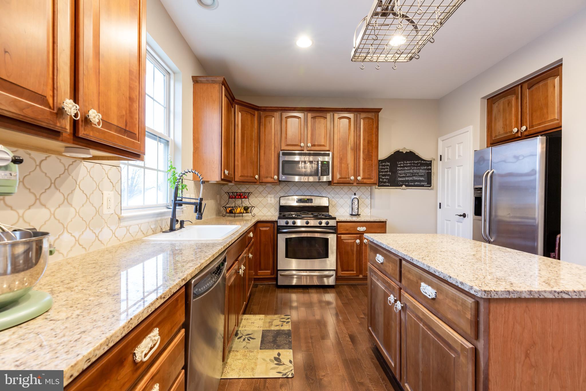 KINGSRIDGE ESTATES - Residential