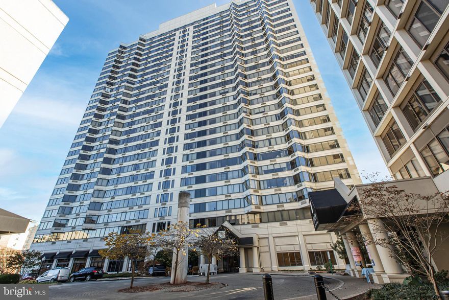 Now Offered at $410,000!
Welcome to Unit 2001 at CityView Condominiums, a spacious corner residence featuring floor-to-ceiling windows and stunning sunset views over Philadelphia. This expansive 1-bedroom, 2-bath home offers nearly 1,000 square feet of open living space, ideal for both everyday comfort and entertaining. The flexible layout provides potential for a second bedroom or home office configuration.

The updated kitchen features modern finishes and ample storage, while the oversized primary suite includes generous closet space and an en-suite bath. An in-unit washer and dryer add everyday convenience.

Enjoy resort-style amenities including 24-hour concierge service, outdoor pool, fitness center, landscaped grounds, and a premier first-floor assigned parking space (#67) — a rare and valuable CityView feature.

Ideally located near museums, dining, shopping, and Center City conveniences, this home offers the perfect blend of space, amenities, and location.

Now competitively priced — schedule your showing today!