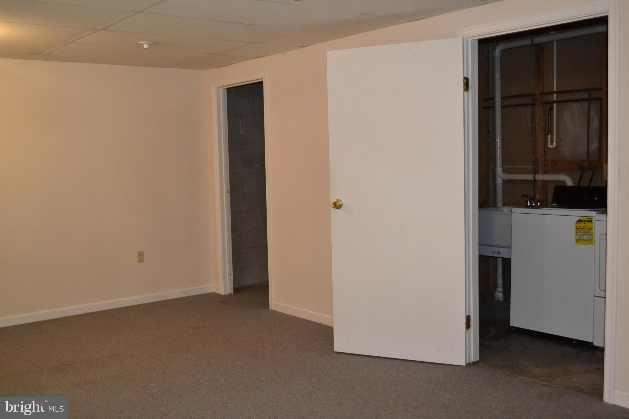 GOUCHER WOODS - Residential Lease