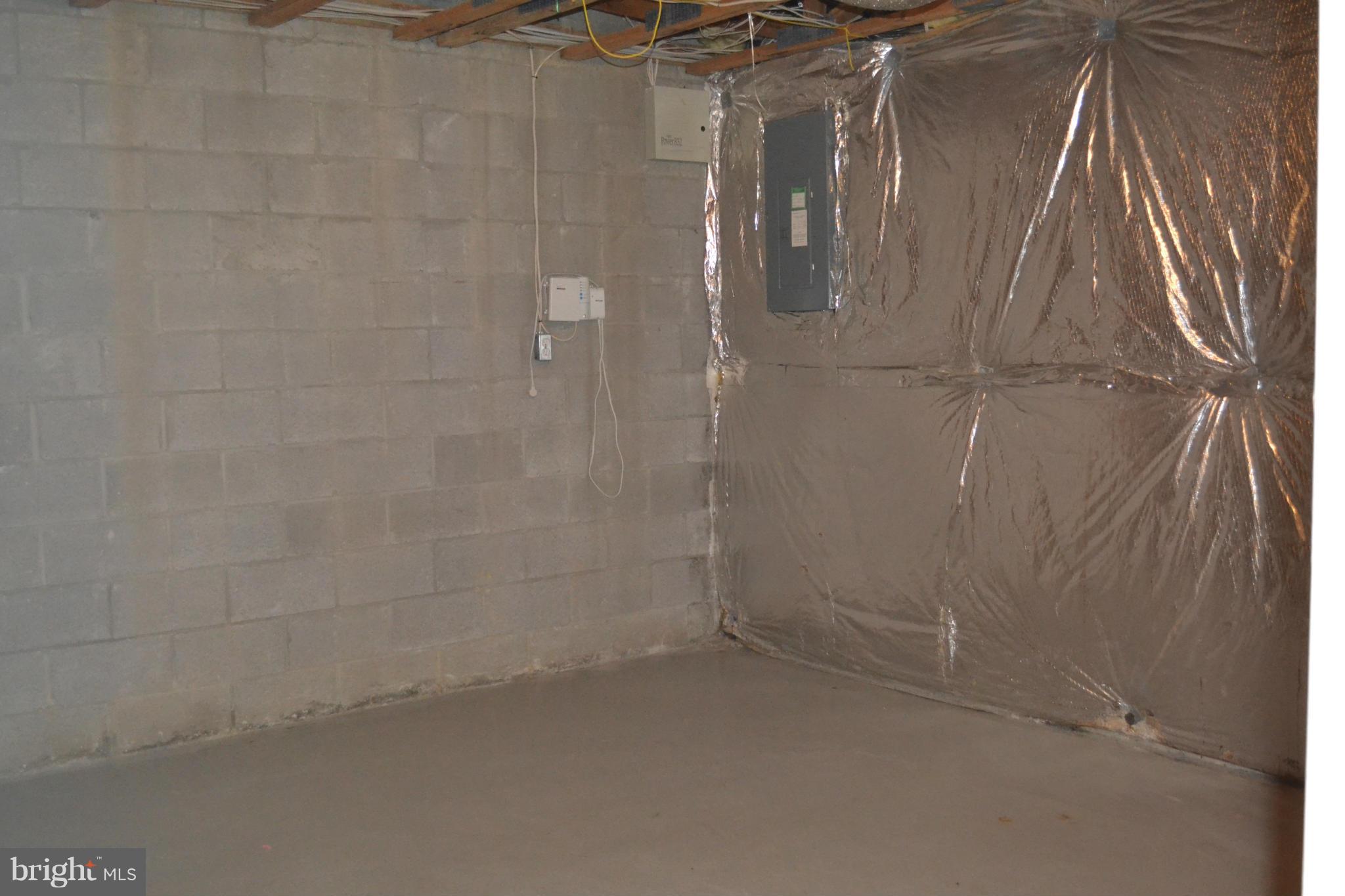 GOUCHER WOODS - Residential Lease