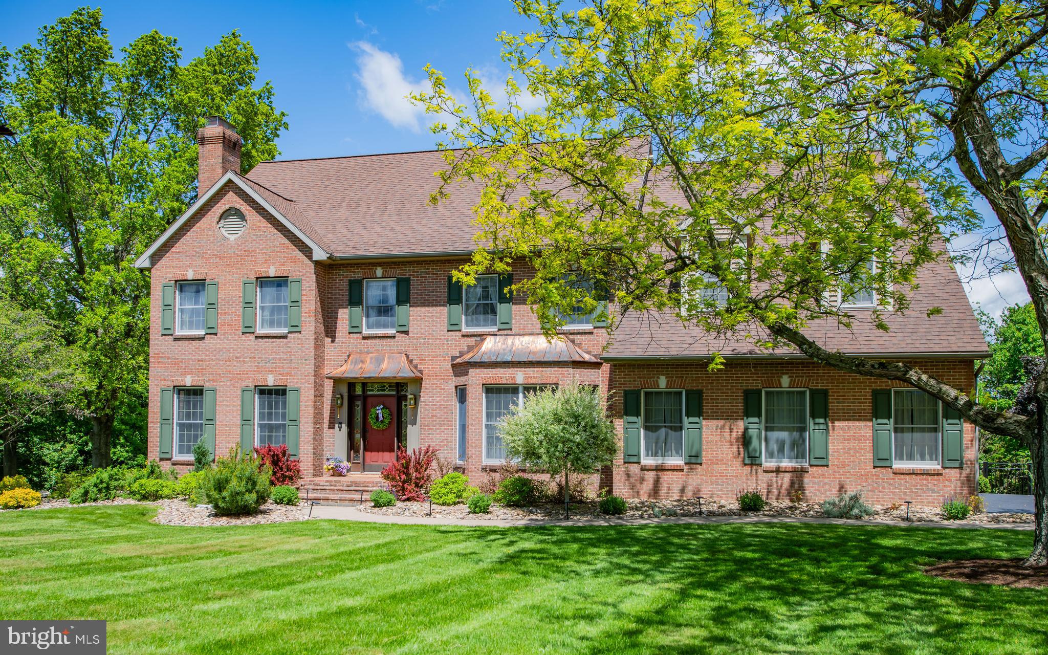 1245 CRESTFIELD DRIVE