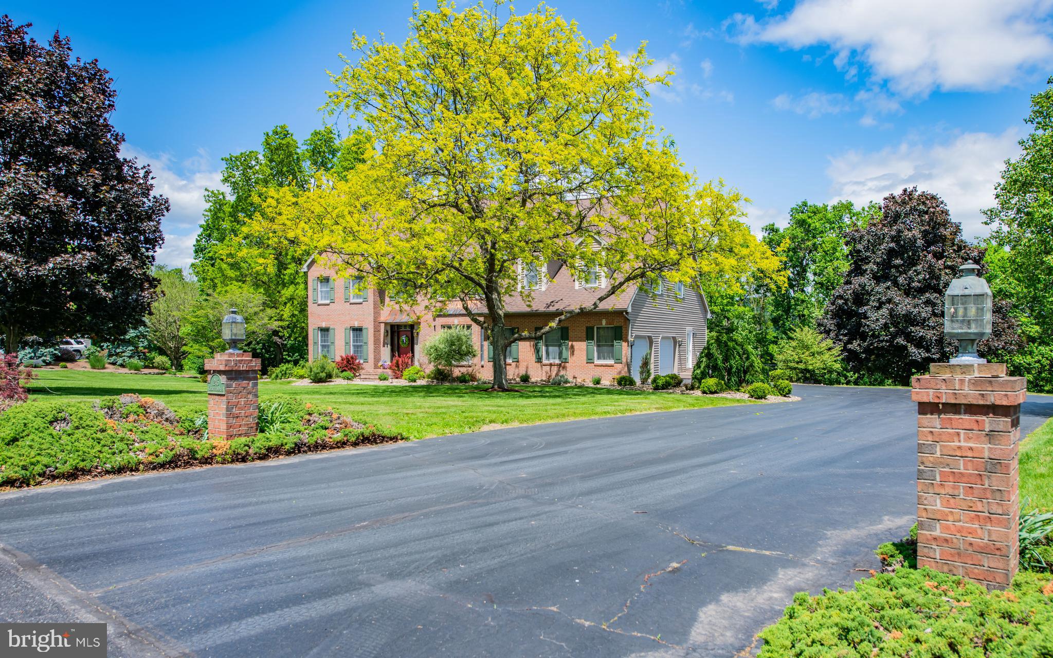1245 CRESTFIELD DRIVE
