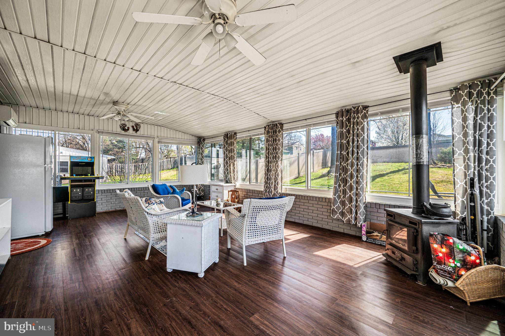 INDIAN VAL MDWS - Residential