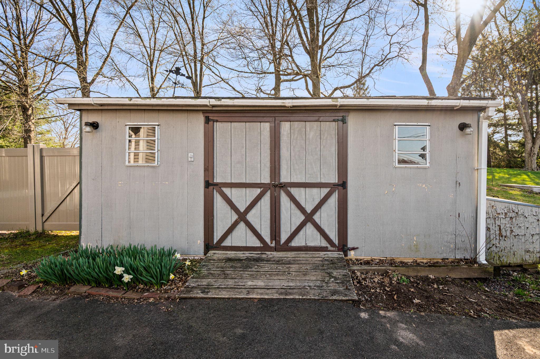 INDIAN VAL MDWS - Residential