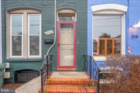 Townhouse For Sale - 206 Dill Avenue<br/> Frederick County, FREDERICK, MD 21701