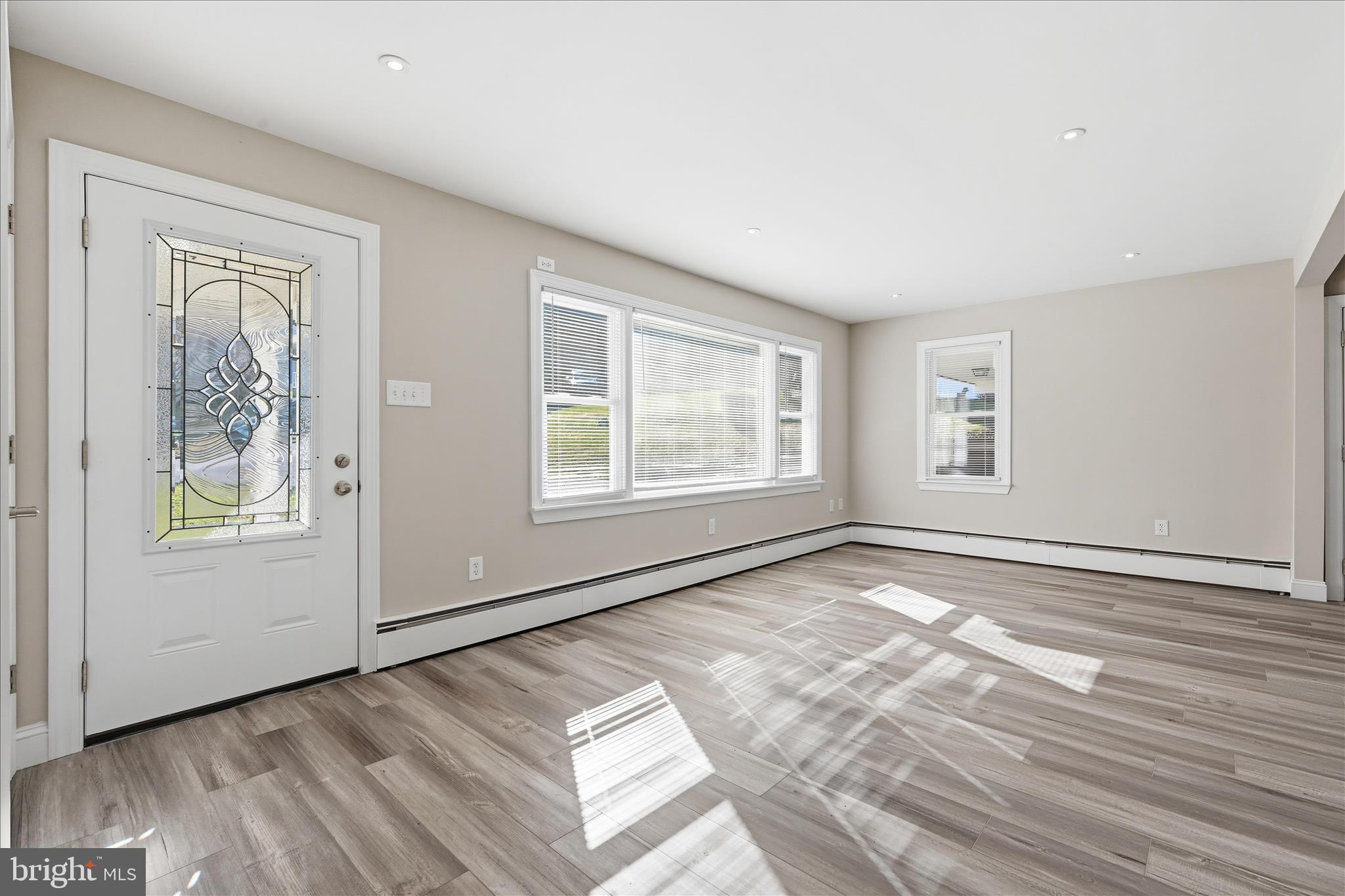 YORKVILLE - Residential