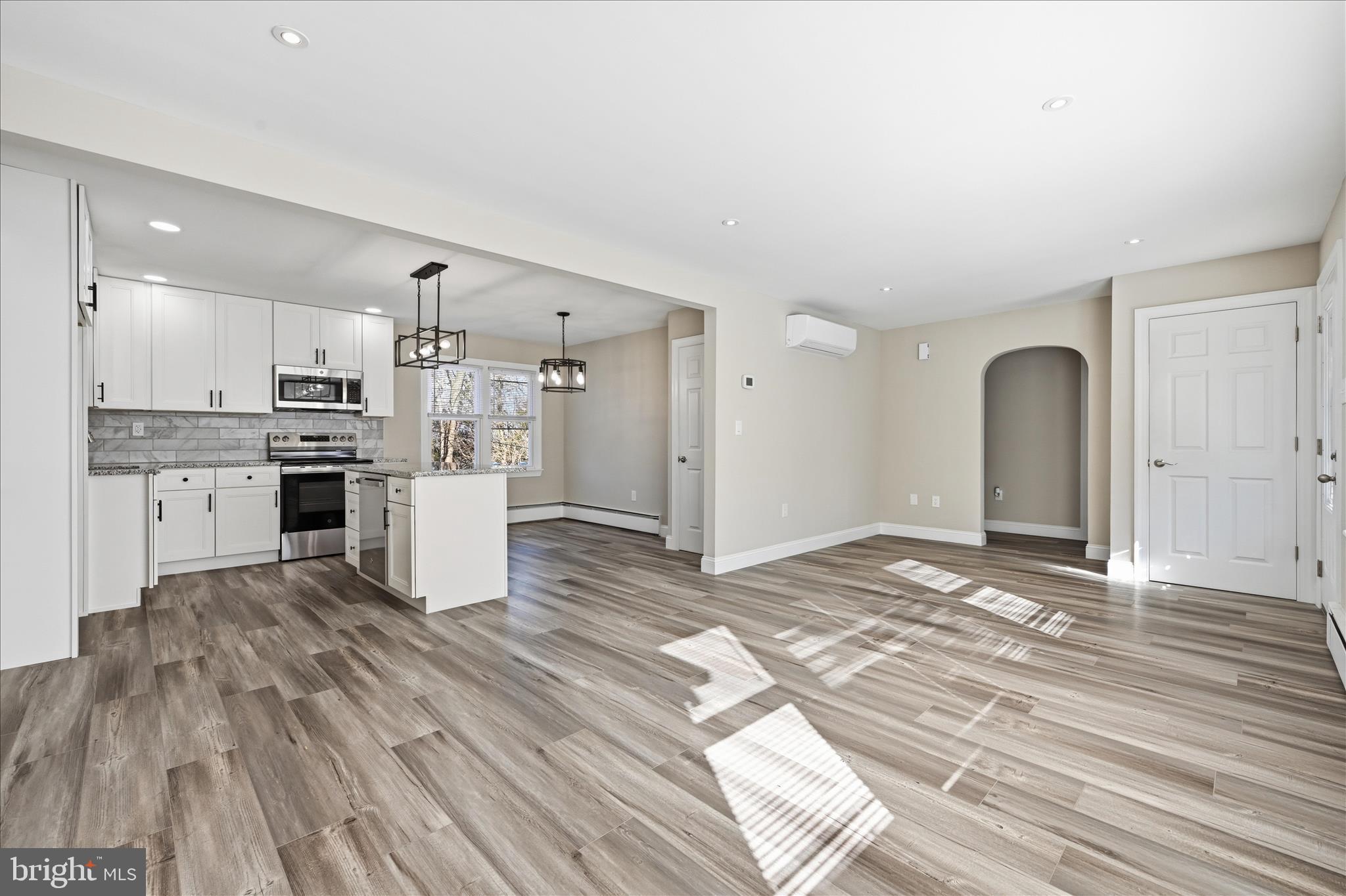 YORKVILLE - Residential