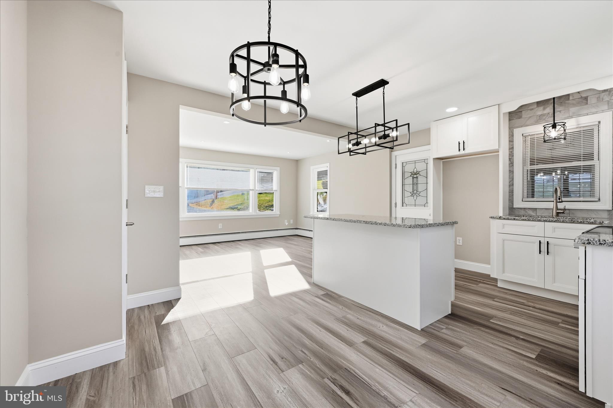 YORKVILLE - Residential