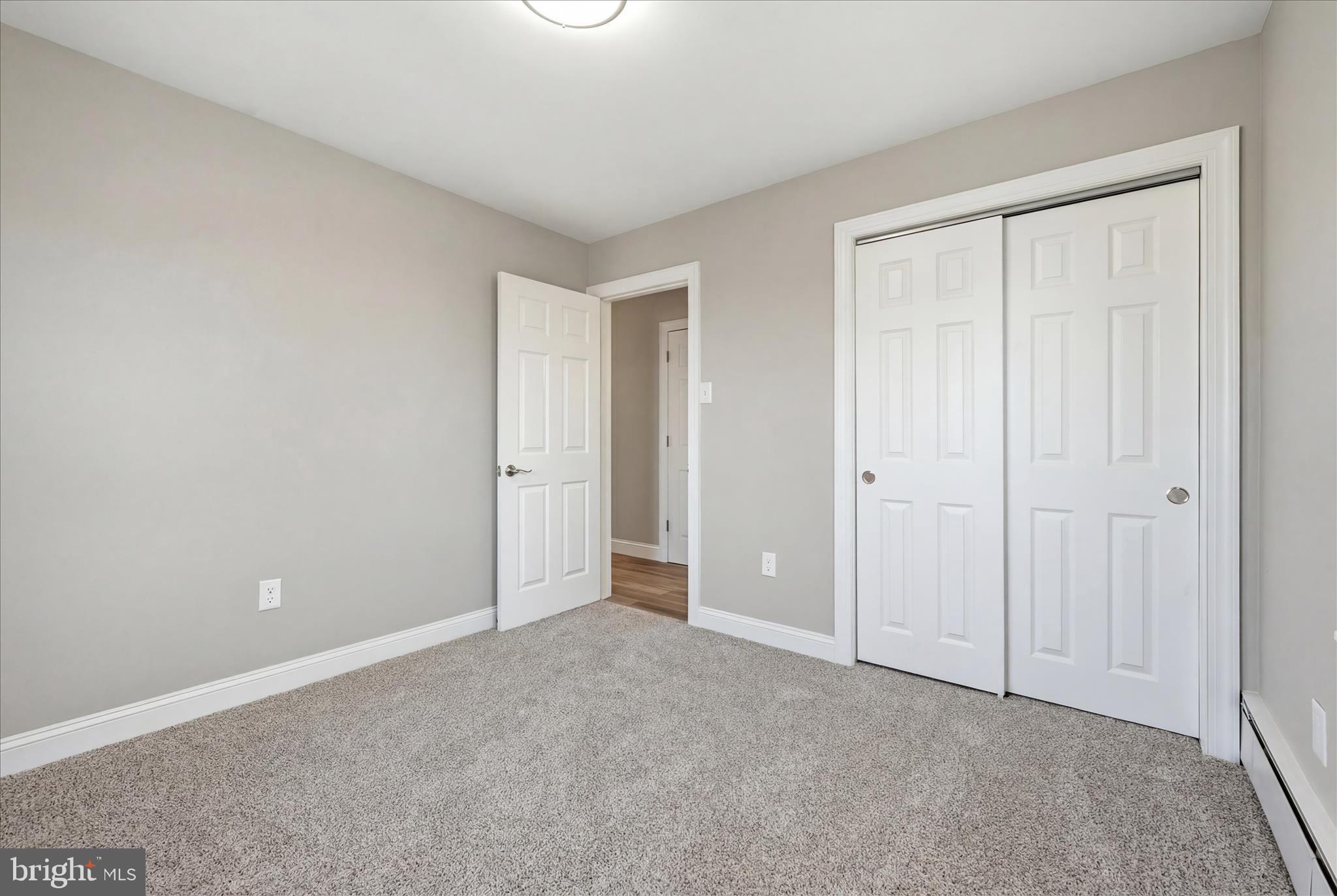 YORKVILLE - Residential