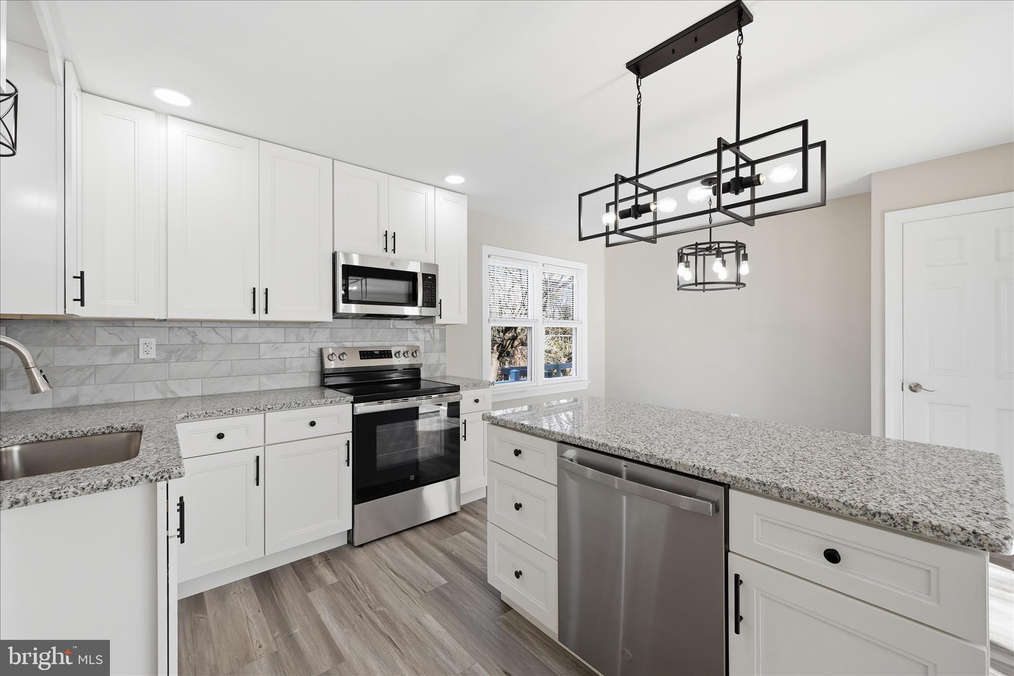 YORKVILLE - Residential