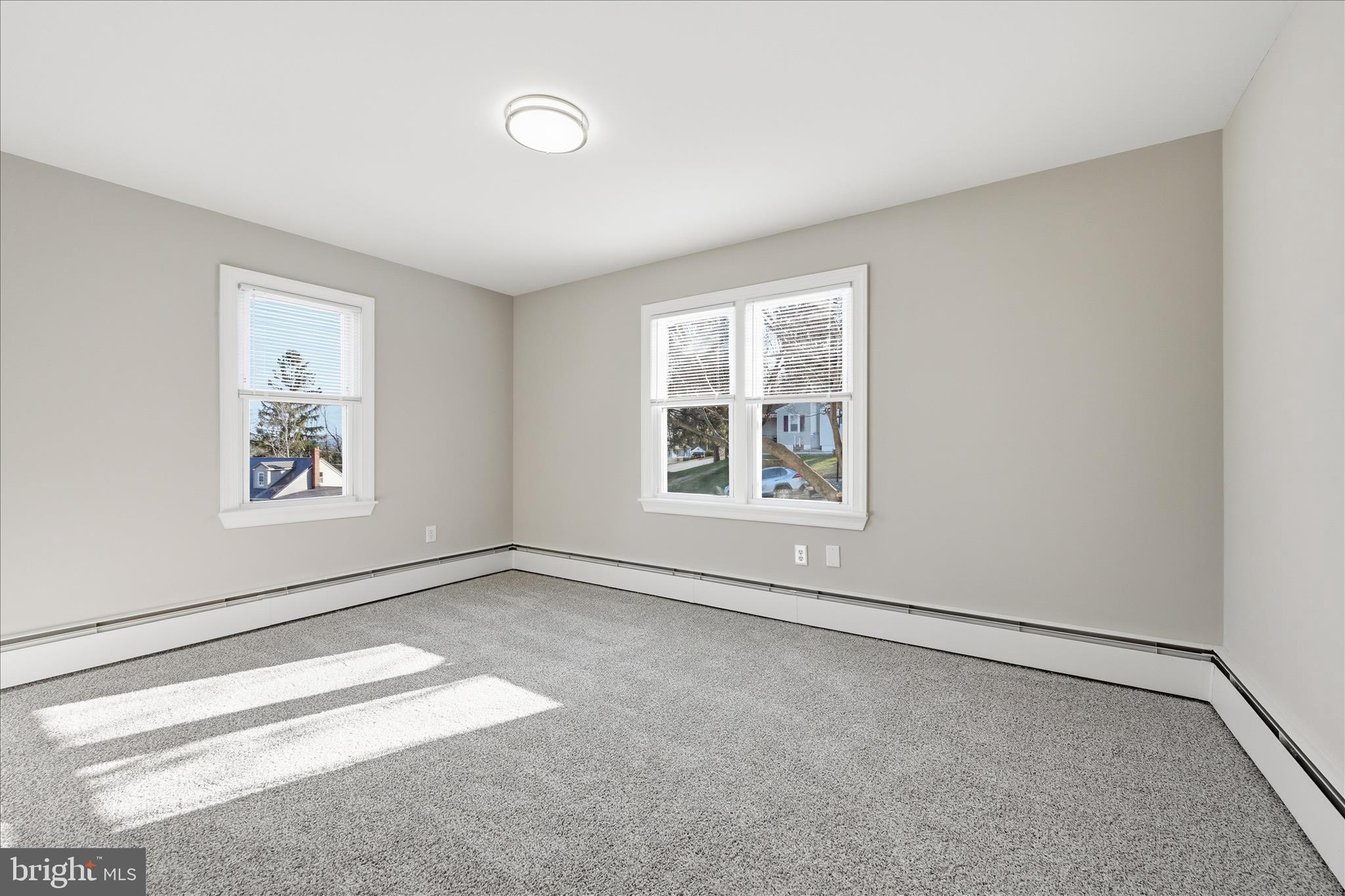 YORKVILLE - Residential