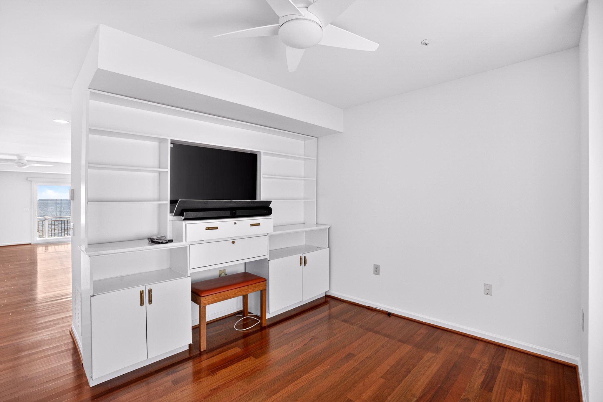 OYSTER COVE - Residential