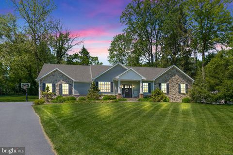 24 RED BUD DRIVE MILLERSVILLE PA 17551