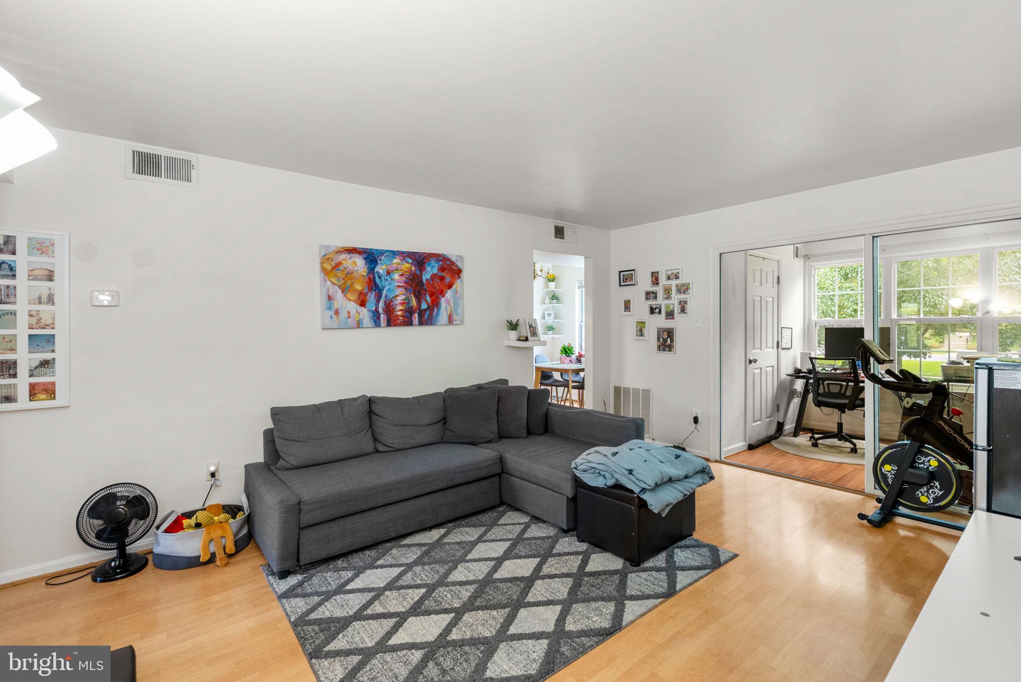 8 NORMANDY SQUARE COURT C