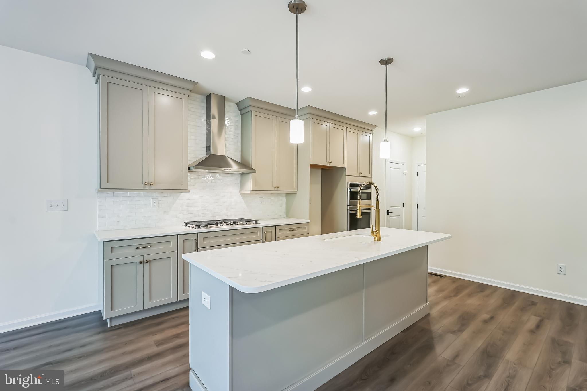 36 PARRY WAY